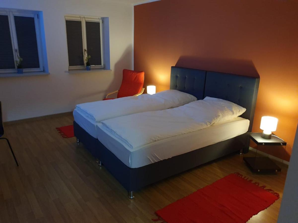 White Pearl 2 Hostel *